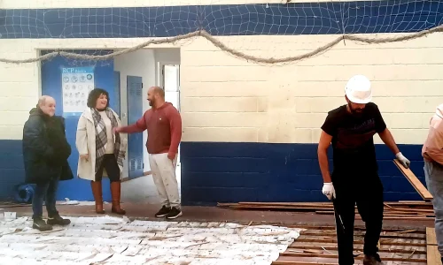 FOTO 1 Cariño - El Concello de Cariño inicia las obras de rehabilitación del pabellón municipal con una inversión de casi 235.000 euros